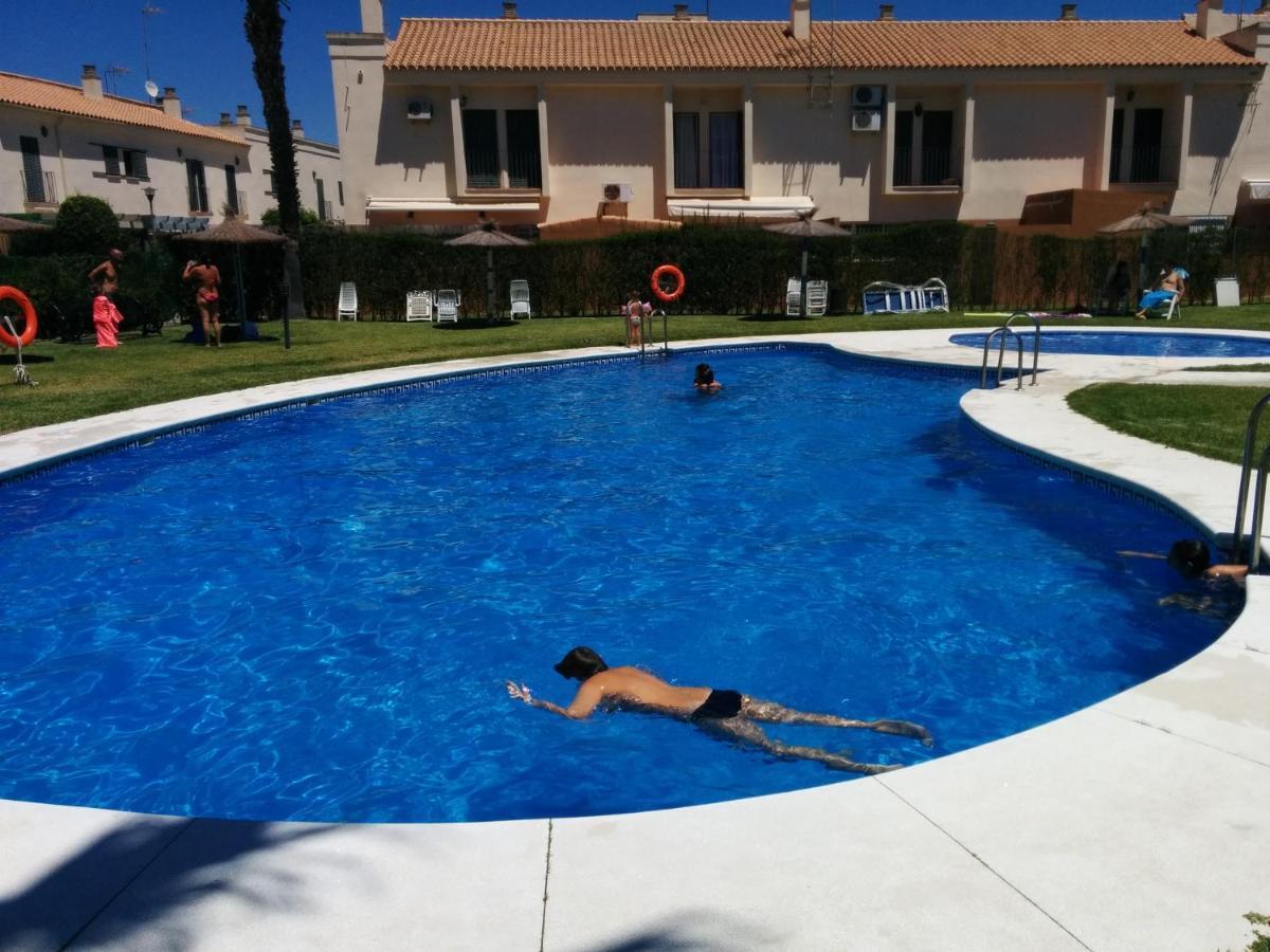 Estudio Con Piscina Y Garaje A 100 Mtr De La Playa Isla Cristina Kültér fotó